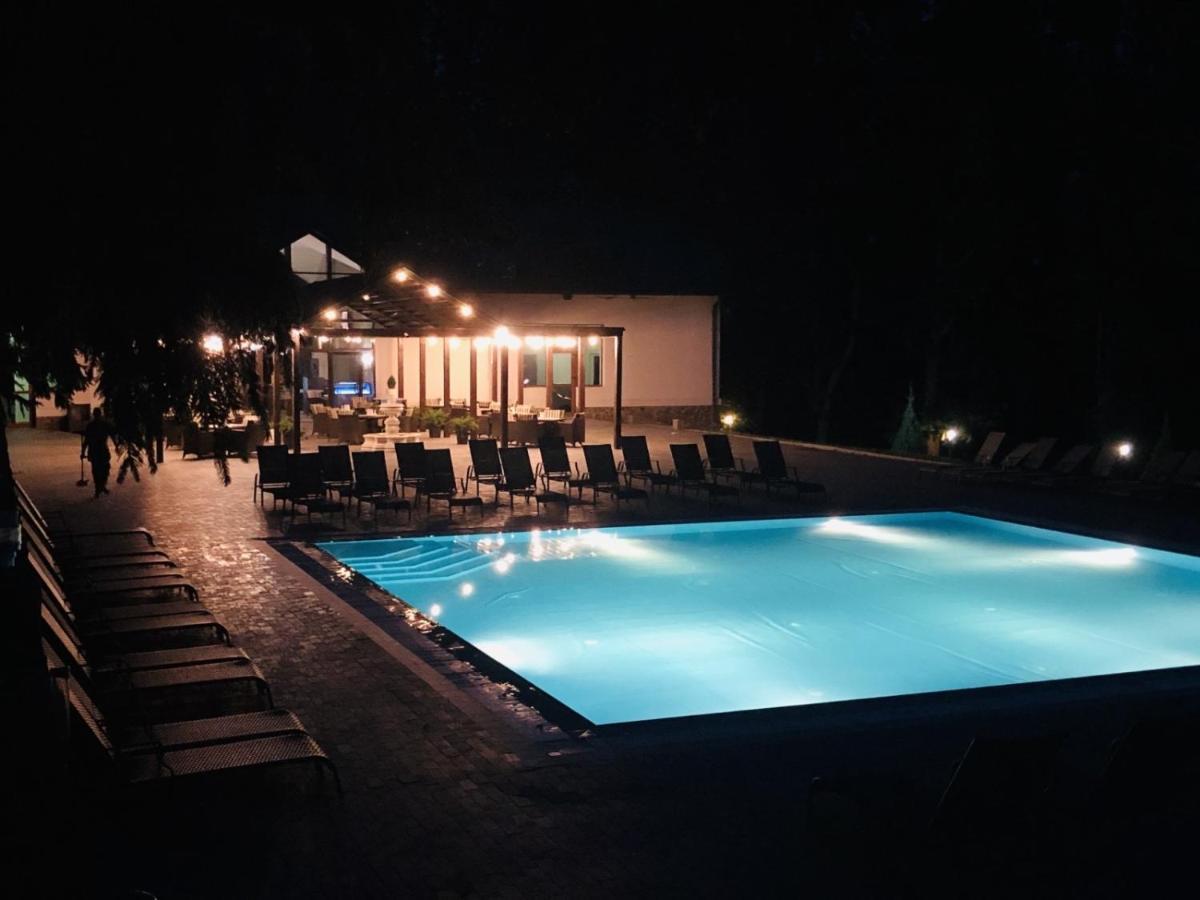 Hotel Park Rost Club Zadonets'ke Exterior foto