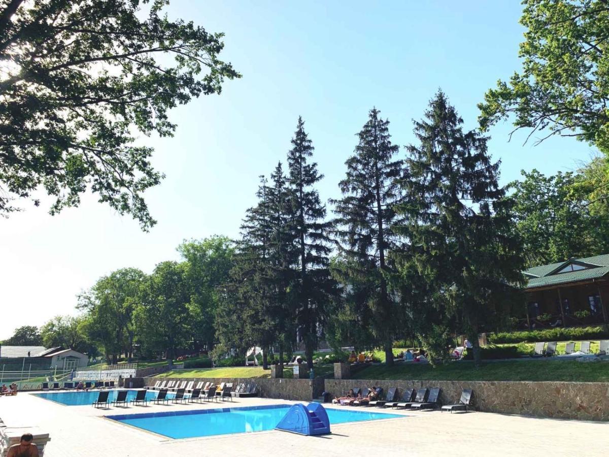 Hotel Park Rost Club Zadonets'ke Exterior foto