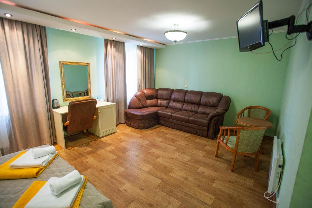 Hotel Park Rost Club Zadonets'ke Exterior foto